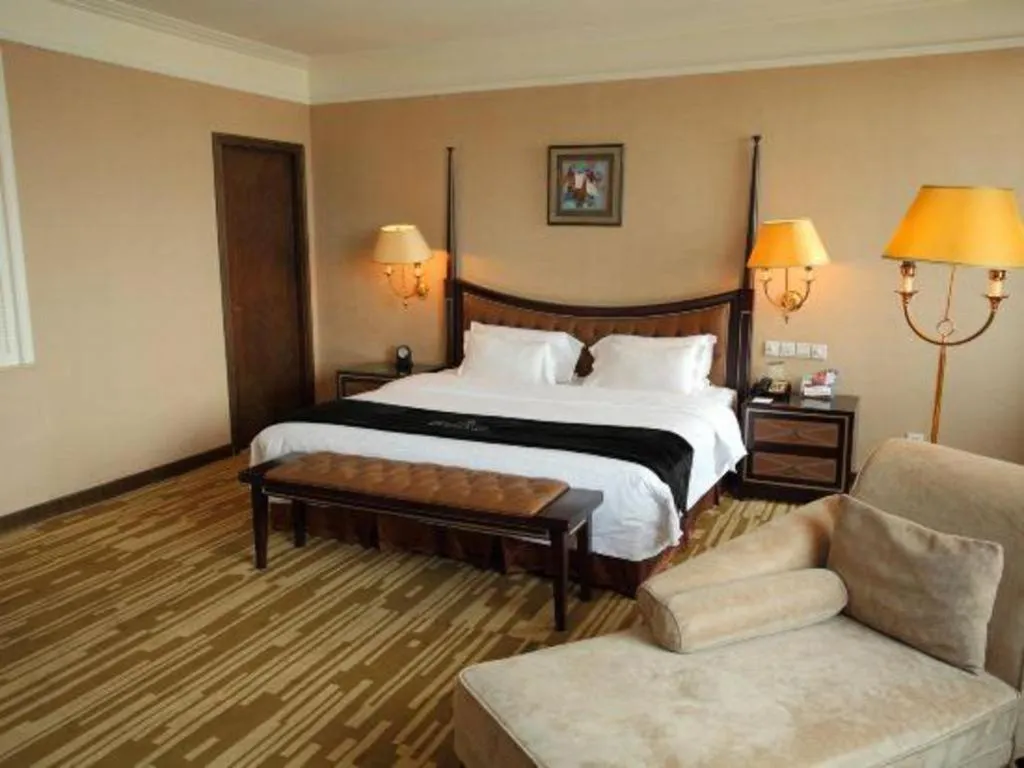 Bed in Qingdao Danube International Hotel