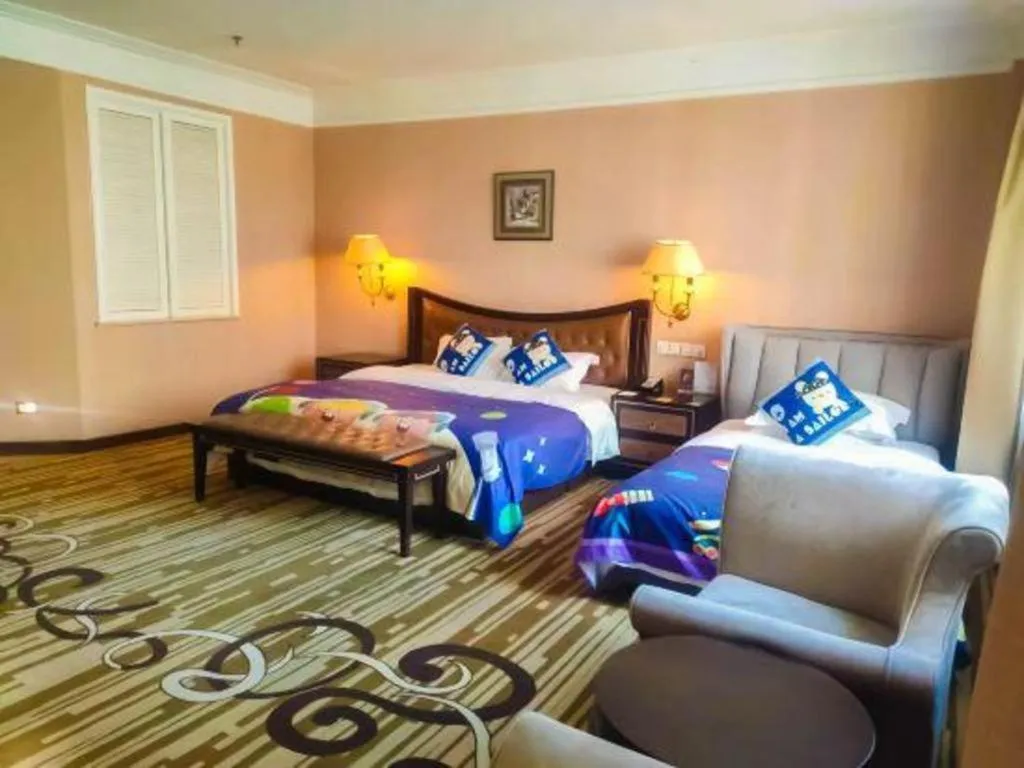 Bed in Qingdao Danube International Hotel