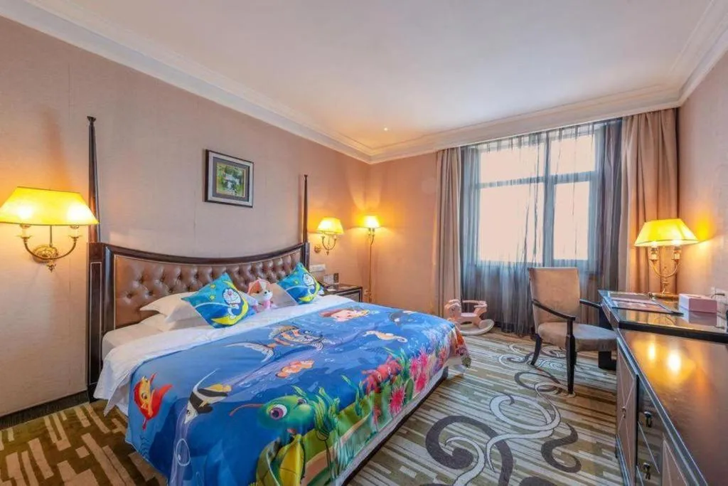 Bed in Qingdao Danube International Hotel