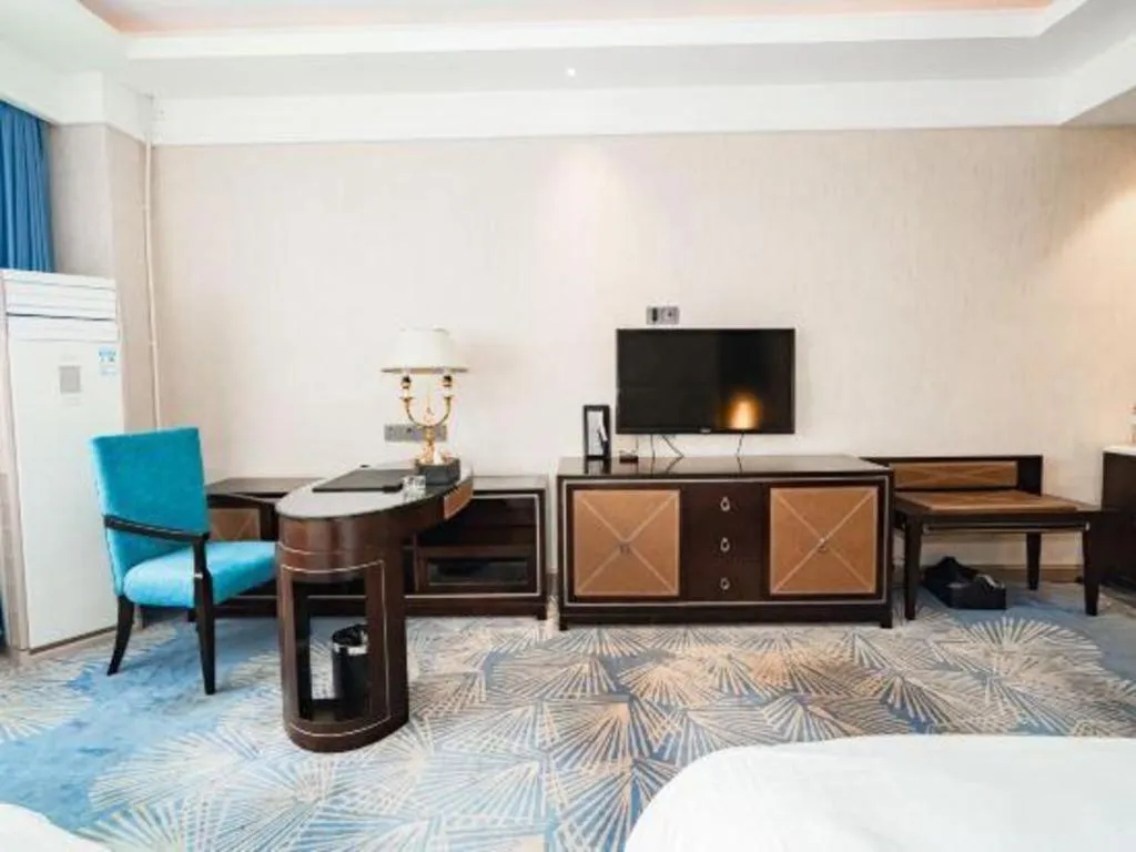 Bed in Qingdao Danube International Hotel