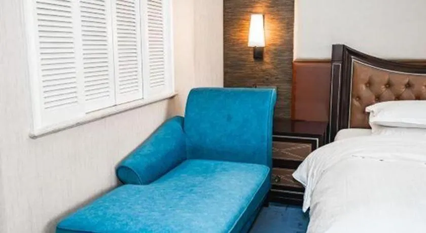 Bed in Qingdao Danube International Hotel