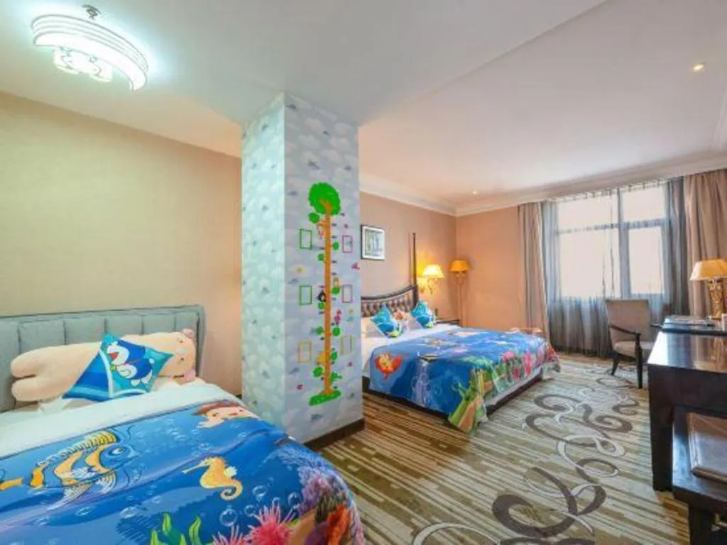 Bed in Qingdao Danube International Hotel