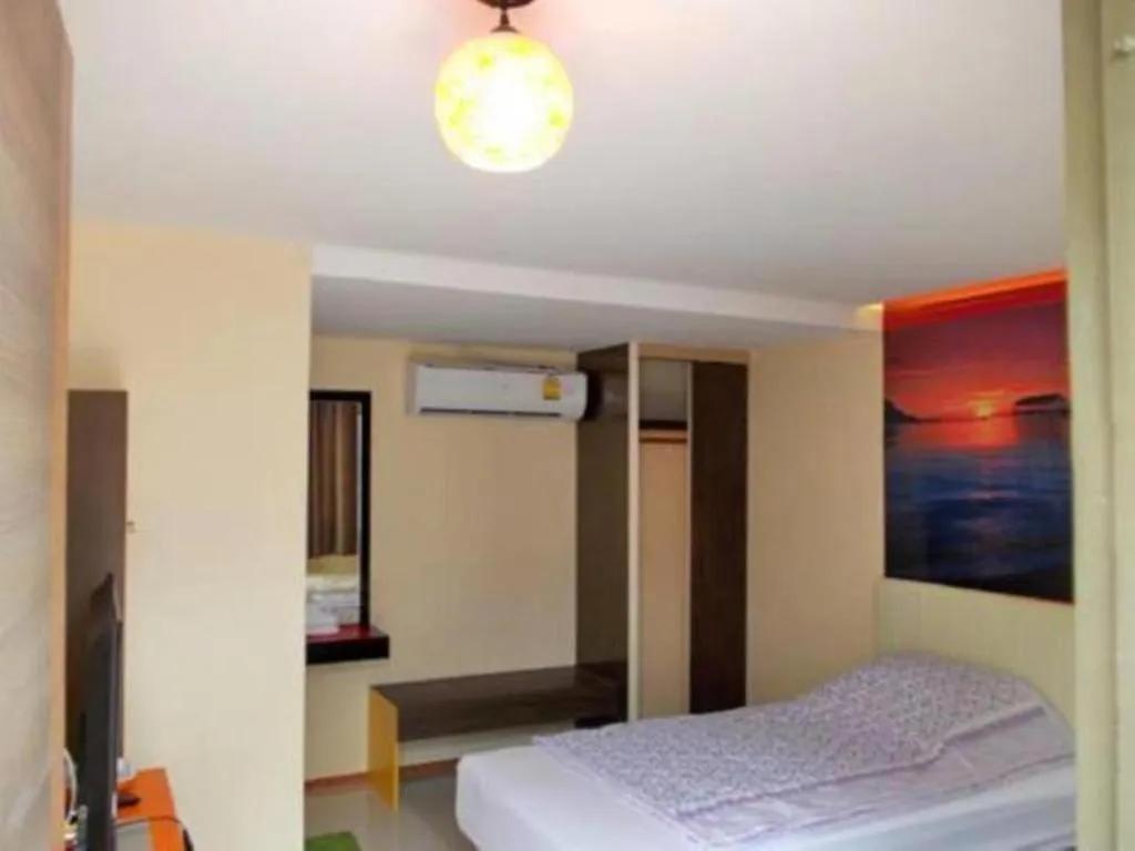 Bed in OYO 271 The Resort Romklao