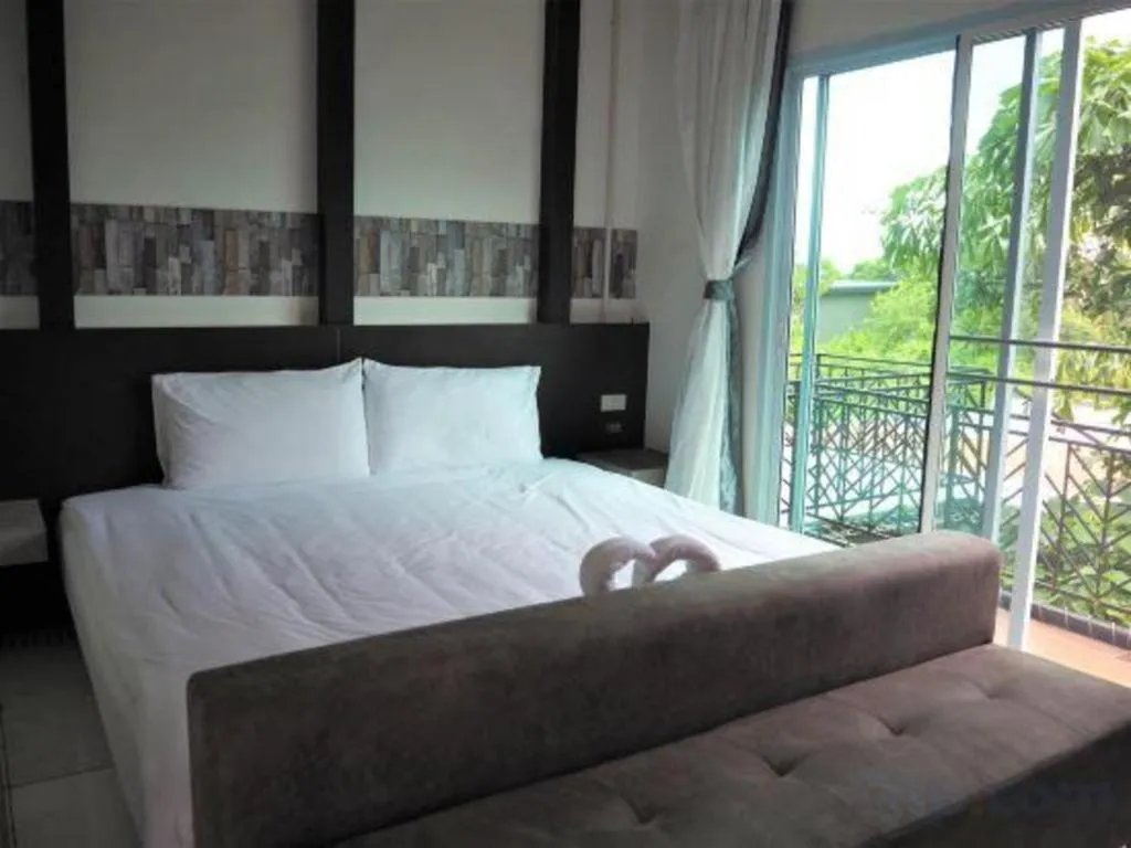 Bed in OYO 271 The Resort Romklao