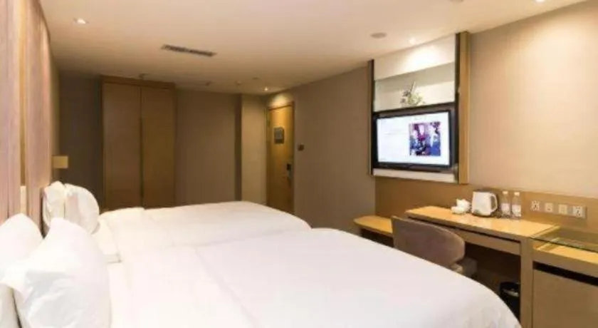 Bed in Lavande Hotel Guangzhou Tianhe Park Metro Station