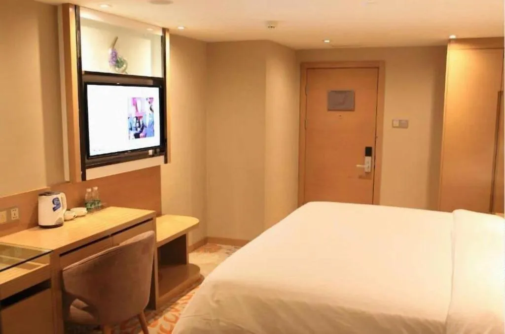 Bed in Lavande Hotel Guangzhou Tianhe Park Metro Station