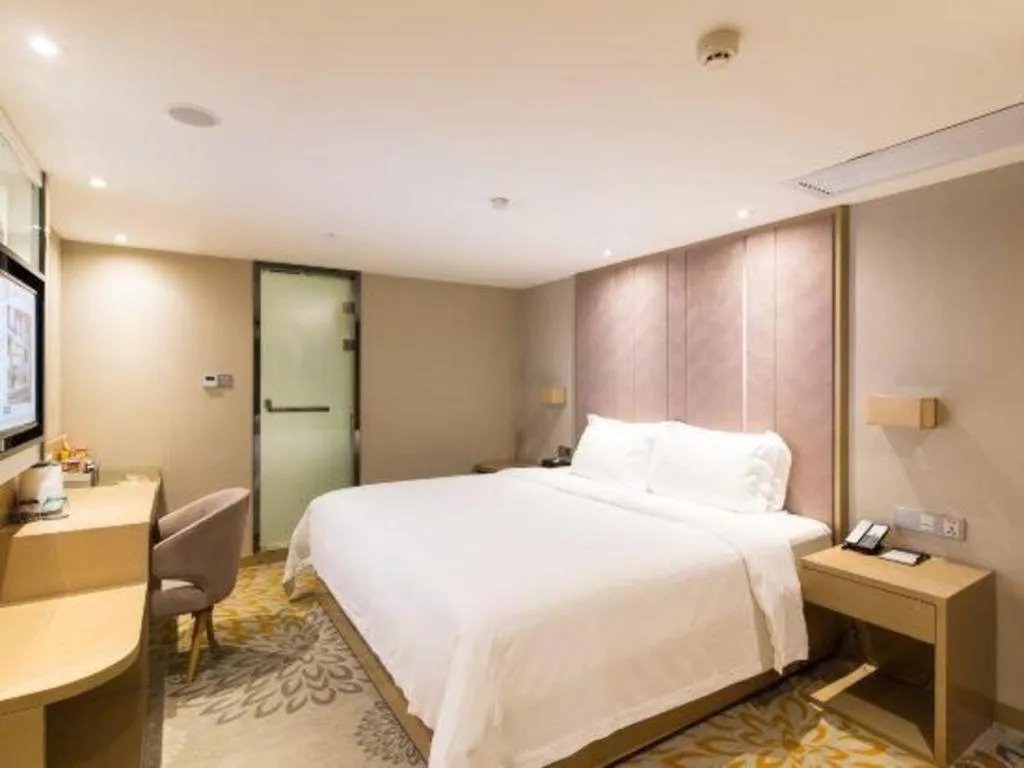 Bed in Lavande Hotel Guangzhou Tianhe Park Metro Station
