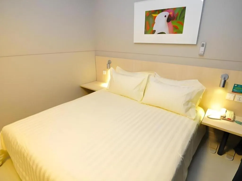 Bed in Jinjiang Inn Kunming Changshui Airport