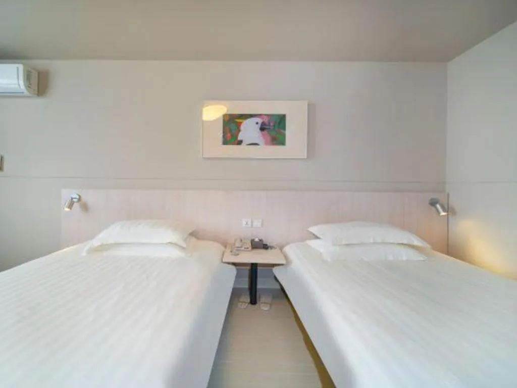 Bed in Jinjiang Inn Kunming Changshui Airport