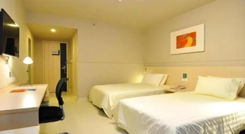 Bed in Jinjiang Inn Kunming Changshui Airport