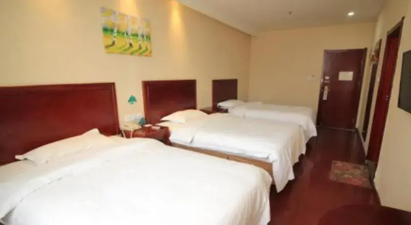 Bed in GreenTree Inn Shandong Yantai Penglai Pavilion Bus station Express Hotel Bed in GreenTree Inn Shandong Yantai Penglai Pavilion Bus station Express Hotel
