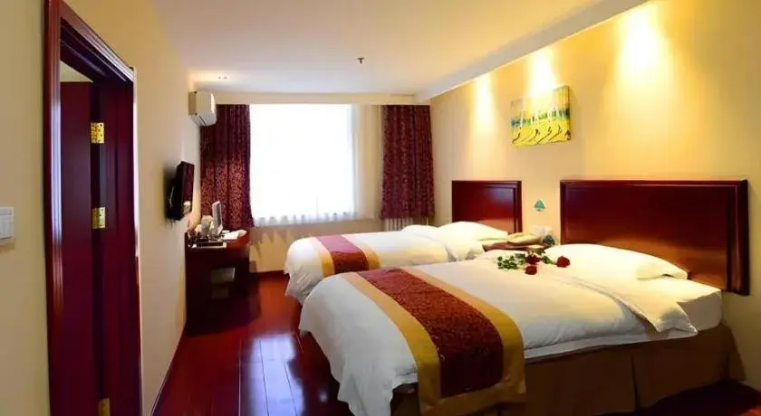 Bed in GreenTree Inn Shandong Yantai Penglai Pavilion Bus station Express Hotel Bed in GreenTree Inn Shandong Yantai Penglai Pavilion Bus station Express Hotel