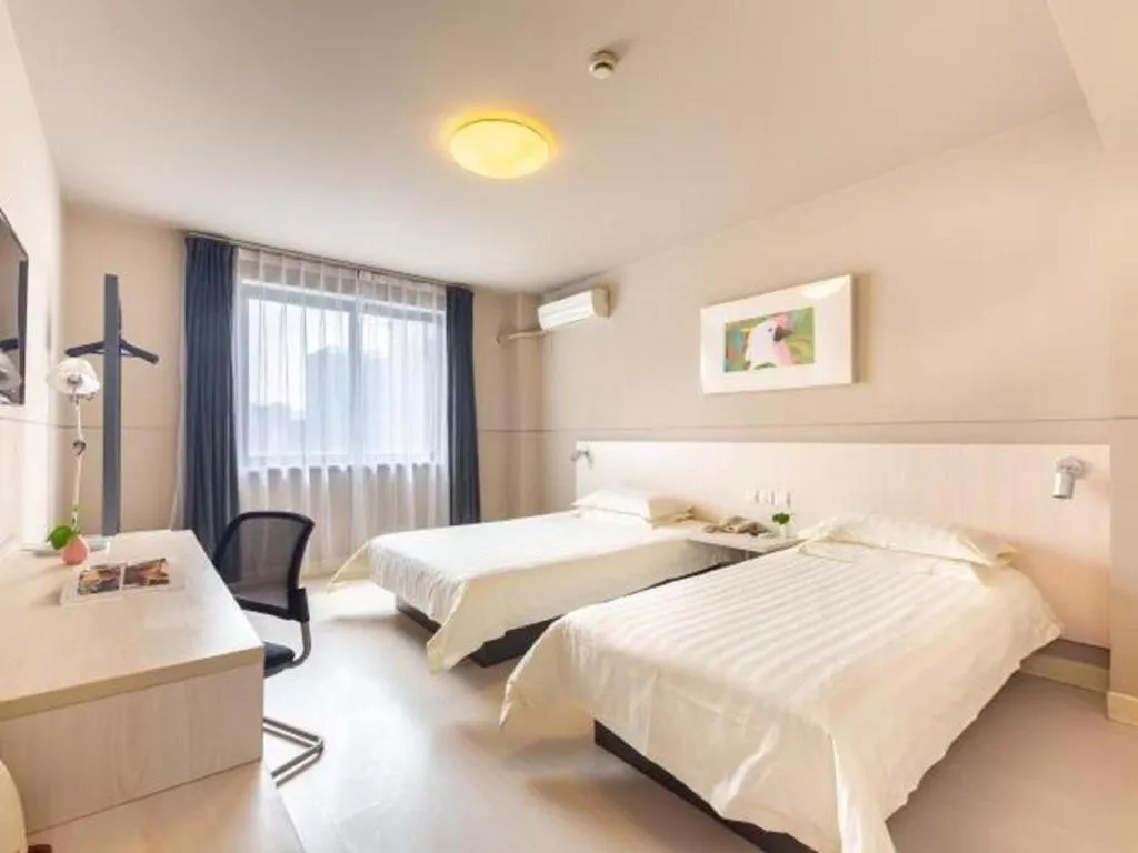 Bed in Jinjiang Inn Jinhua Binhong Road