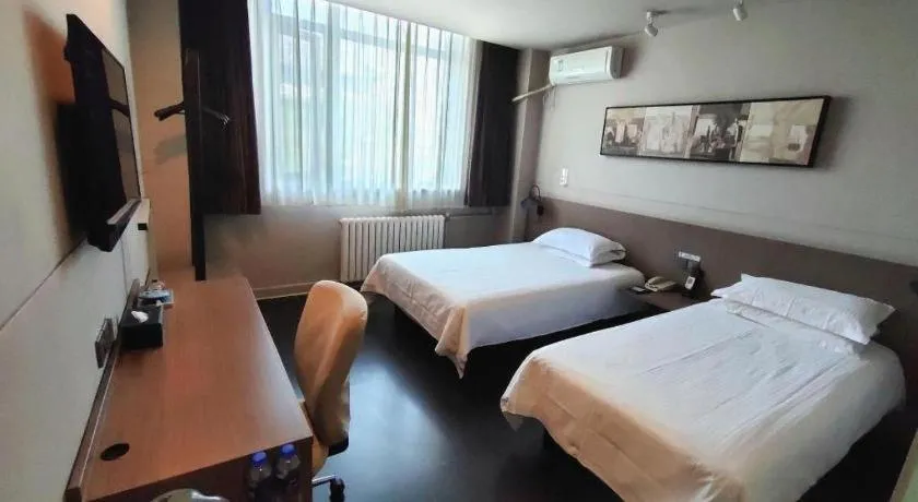 Bed in Jinjiang Inn Xi'an Zhonglou North Street Metro Station