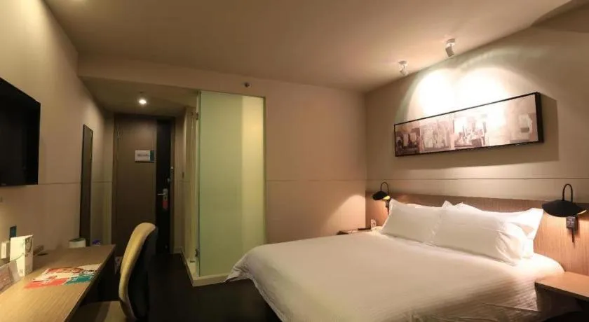 Bed in Jinjiang Inn Xi'an Zhonglou North Street Metro Station