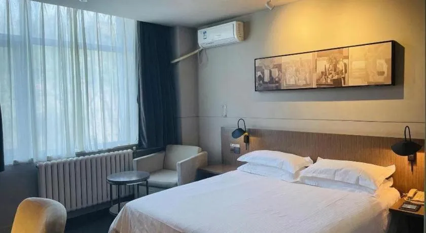 Bed in Jinjiang Inn Xi'an Zhonglou North Street Metro Station