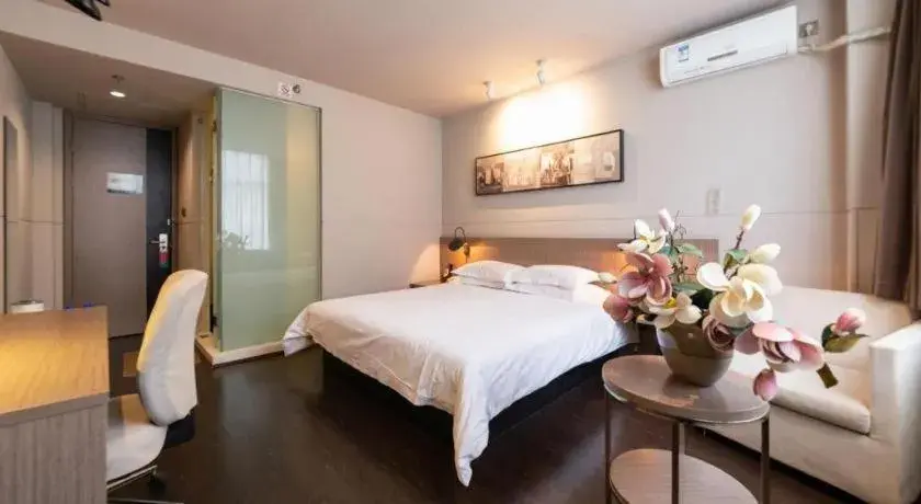 Bed in Jinjiang Inn Xi'an Zhonglou North Street Metro Station Bed in Jinjiang Inn Xi'an Zhonglou North Street Metro Station