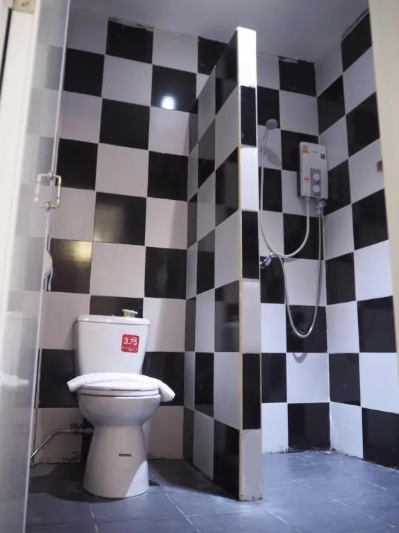 At night Airport Resort