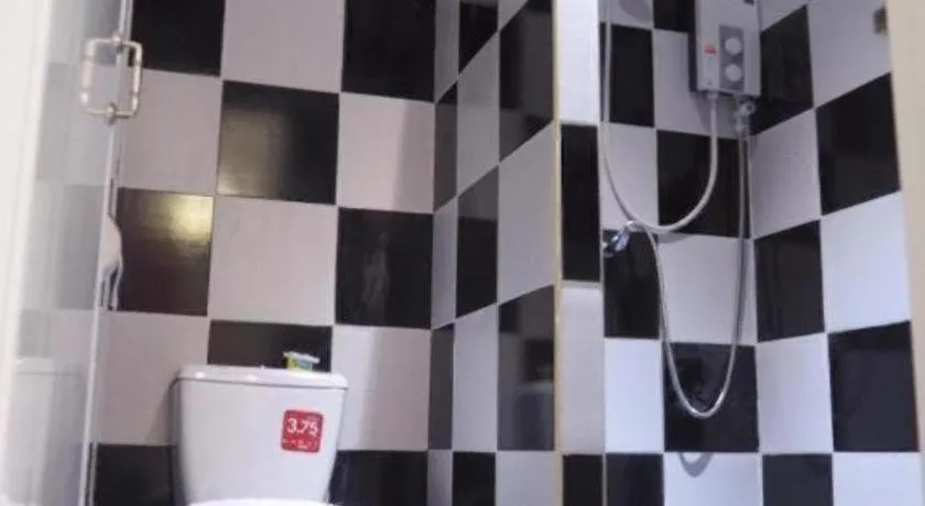 At night Airport Resort