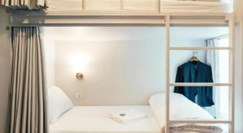 Bed in Chamberlain Bangkok