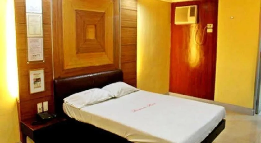 Bed in Bermuda Hotel