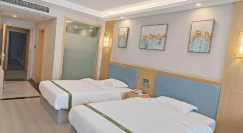 Bed in GreenTree Inn Guiyang Wudang District High-speed Railway East Station
