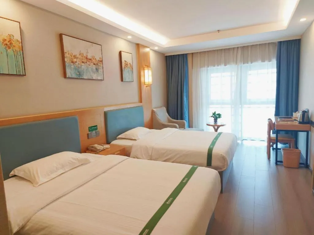 Bed in GreenTree Inn Guiyang Wudang District High-speed Railway East Station