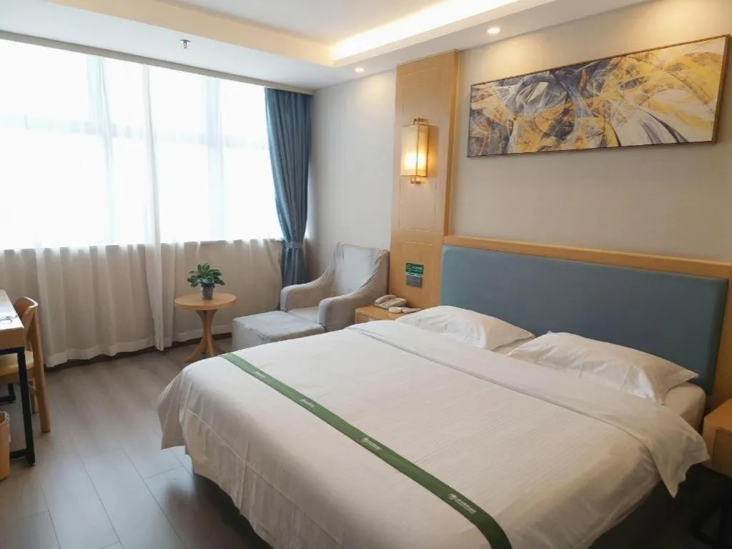 Bed in GreenTree Inn Guiyang Wudang District High-speed Railway East Station