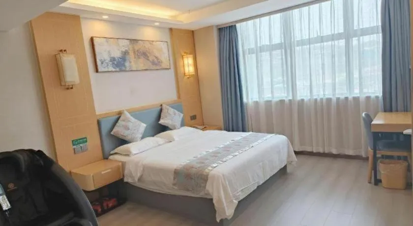 Bed in GreenTree Inn Guiyang Wudang District High-speed Railway East Station
