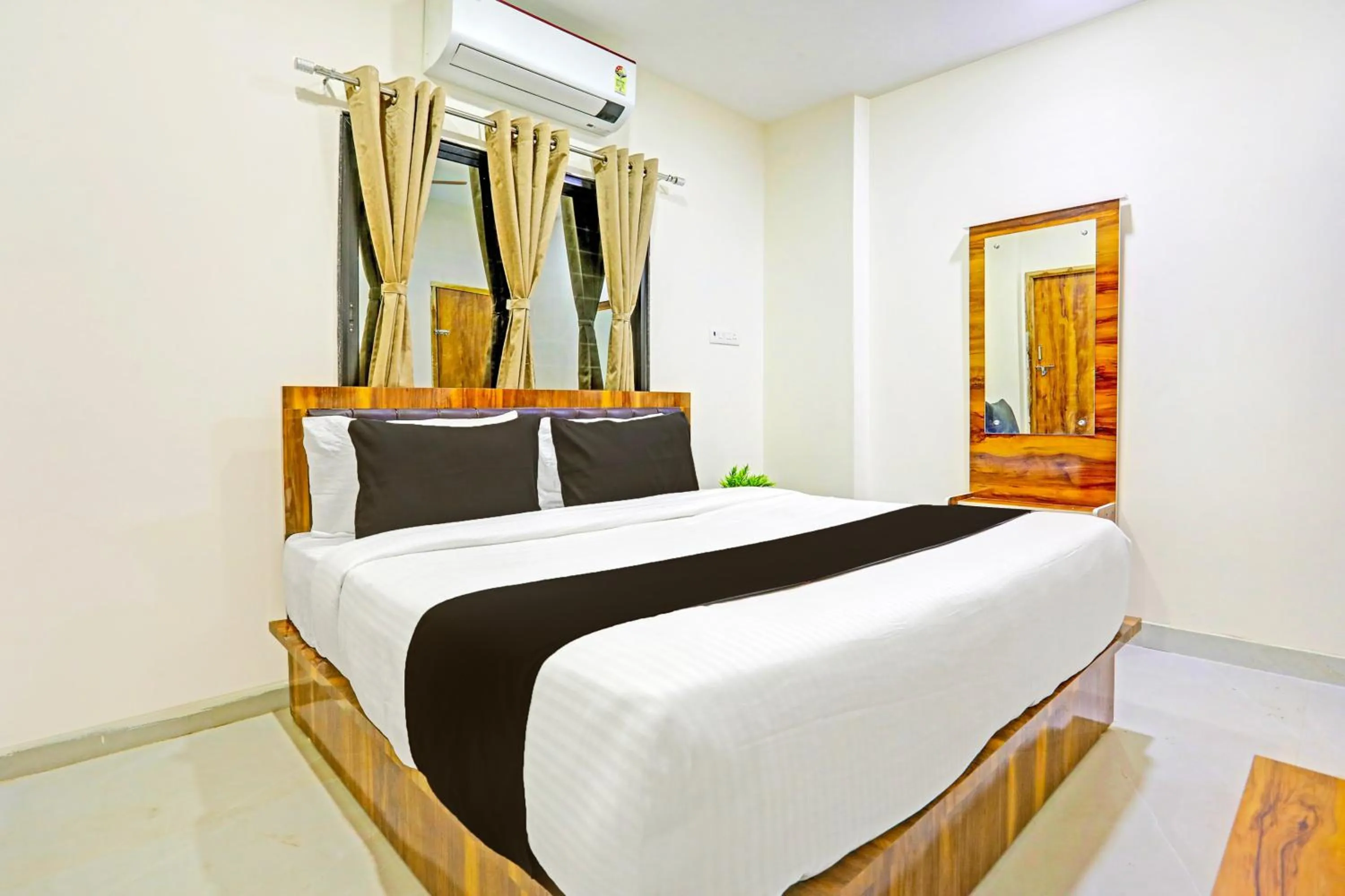 Bedroom, Bed in Hotel O Pritesh Onyx