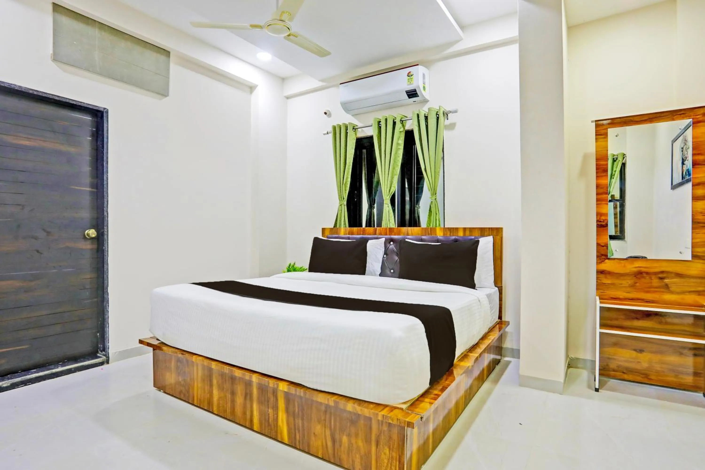 Bedroom, Bed in Hotel O Pritesh Onyx