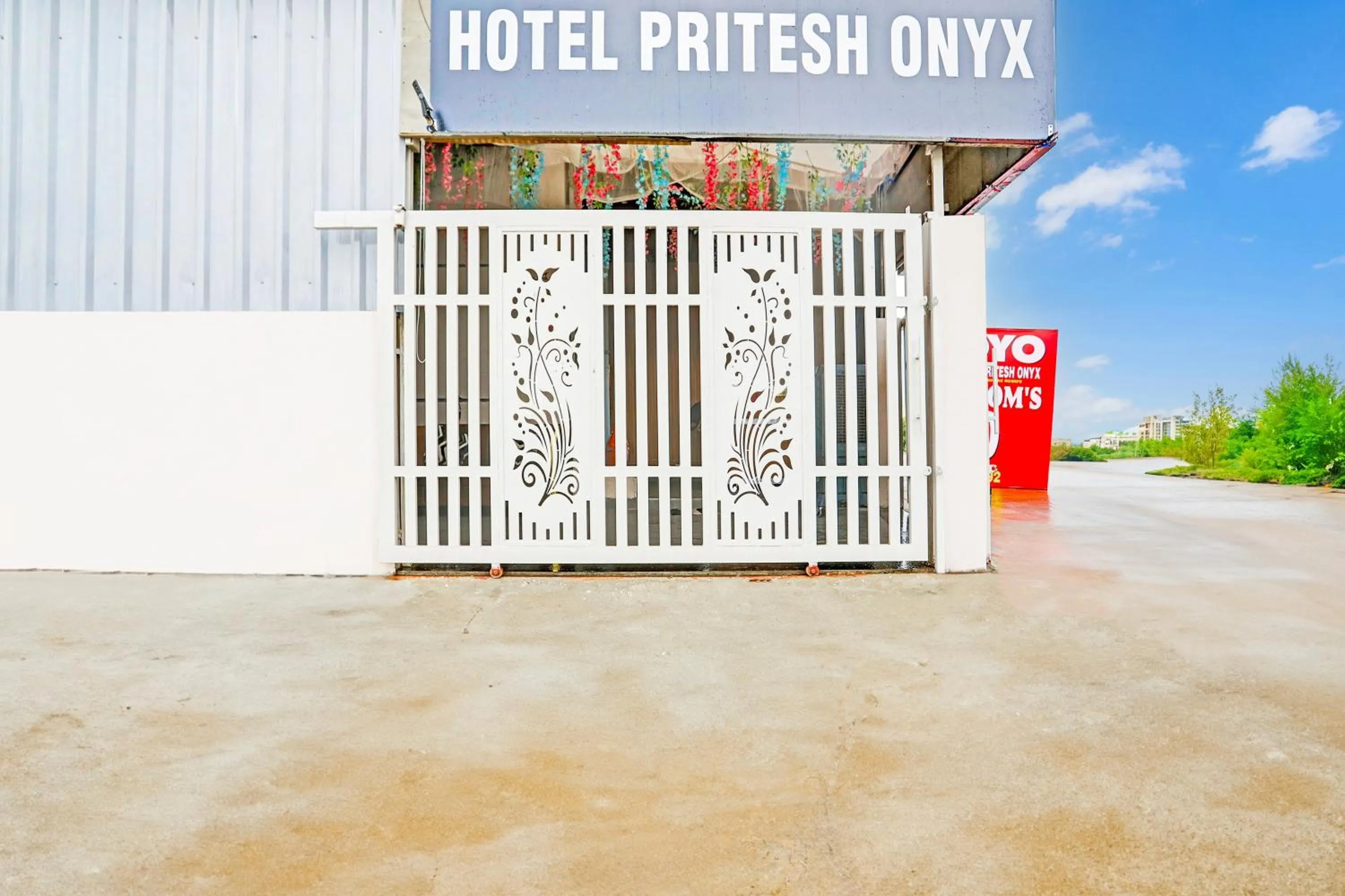 Facade/entrance in Hotel O Pritesh Onyx