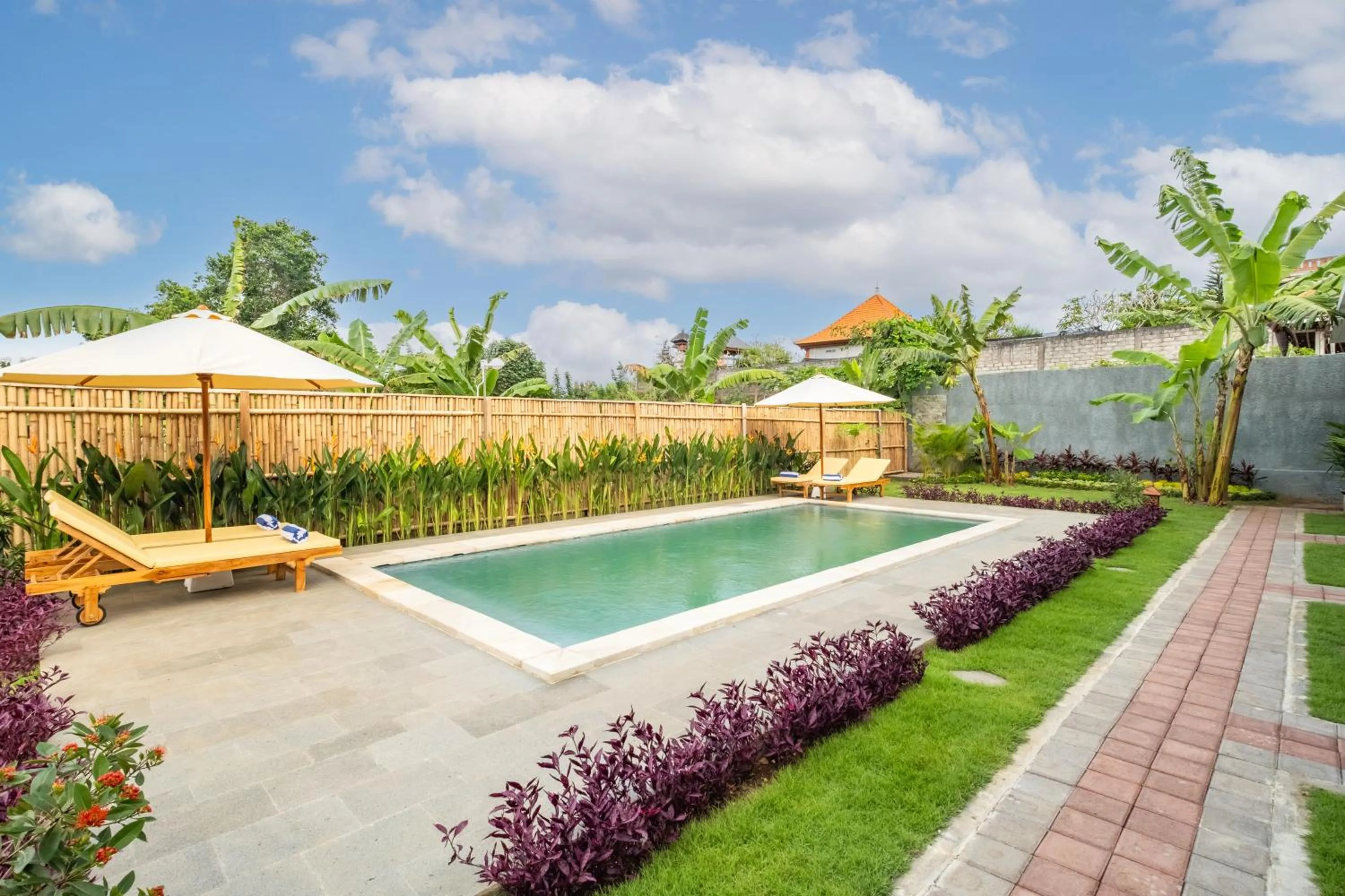 Pool view in Cove Dmali