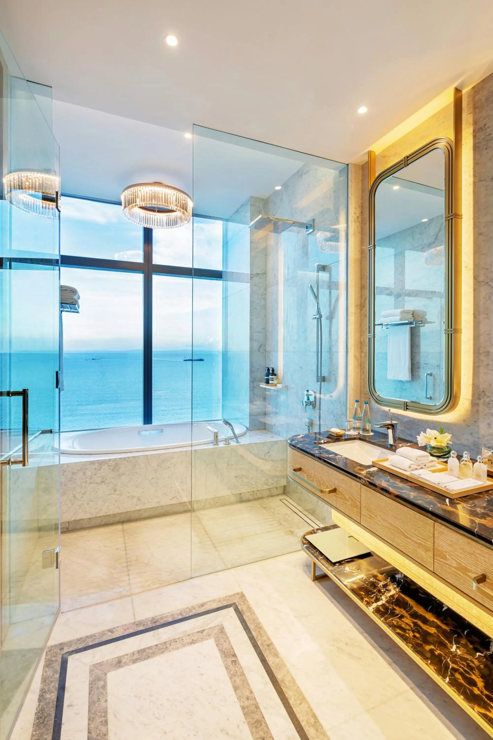 Shower in NUSTAR Hotel Cebu