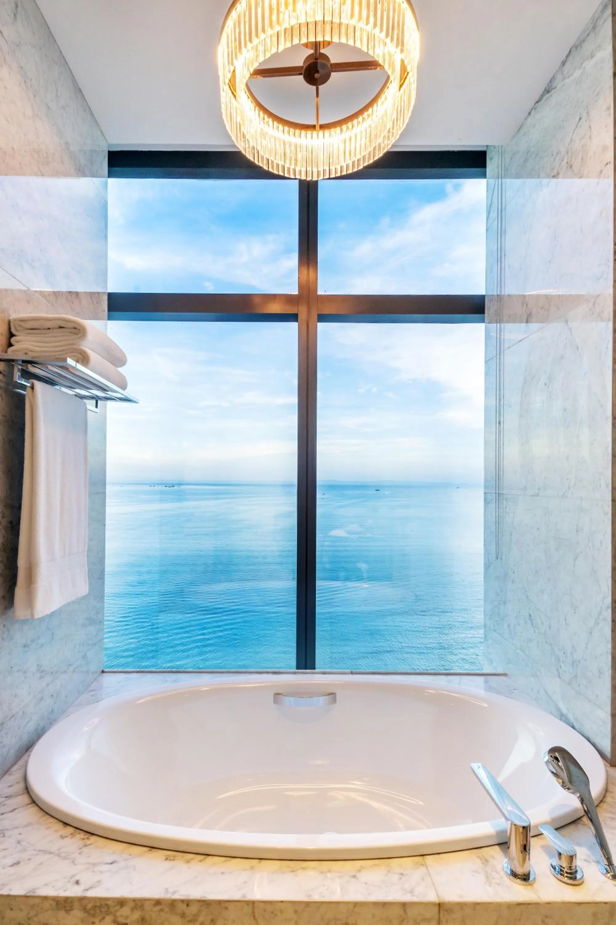 Bathroom in NUSTAR Hotel Cebu