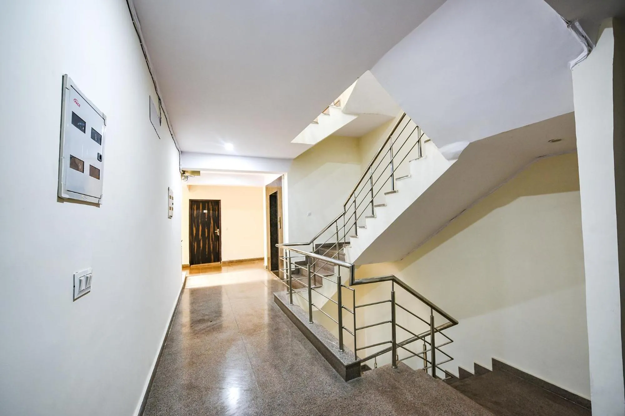Lobby or reception in FabHotel The Yashobhumi Near Yashobhoomi Convention Centre