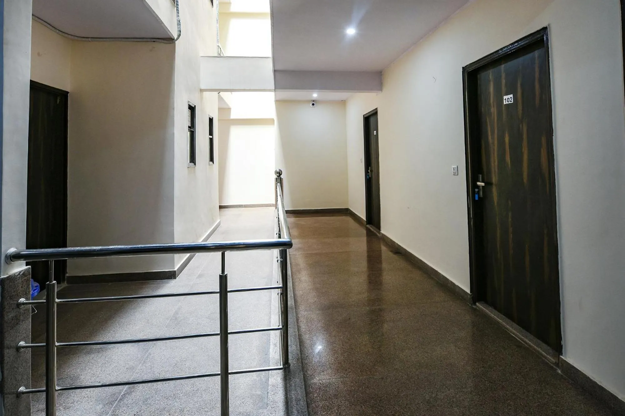 Lobby or reception in FabHotel The Yashobhumi Near Yashobhoomi Convention Centre
