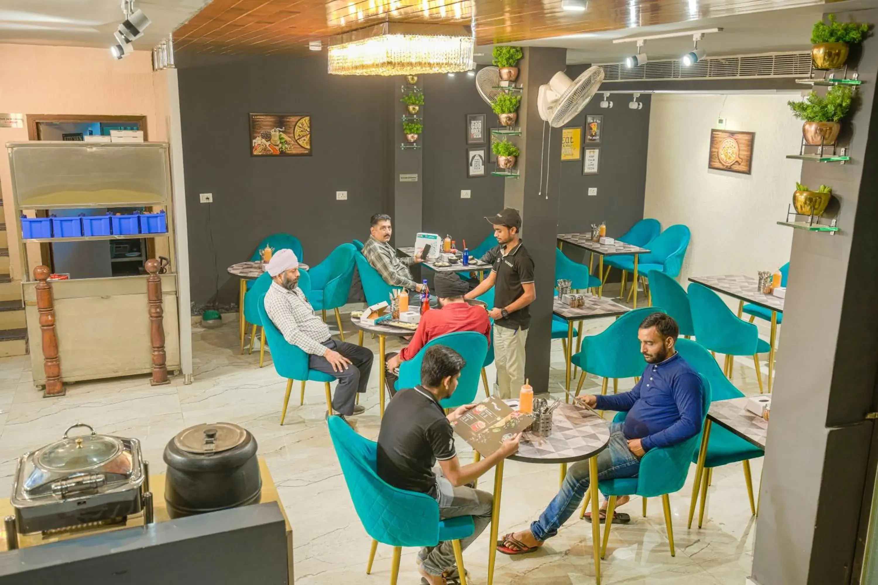 Restaurant/places to eat in Hotel City Castle Restaurant/places to eat in Hotel City Castle