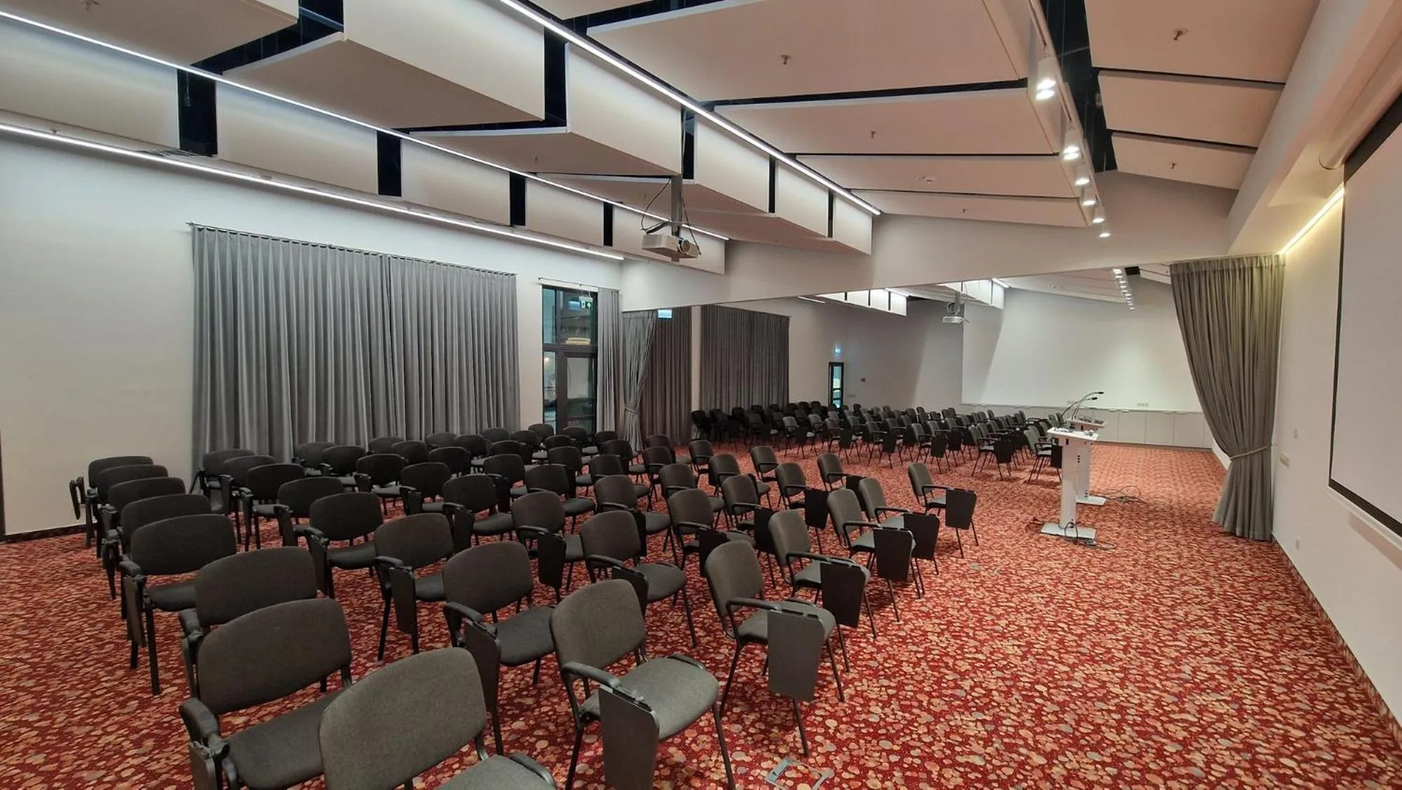 Meeting/conference room in Suncity Hotel & SPA