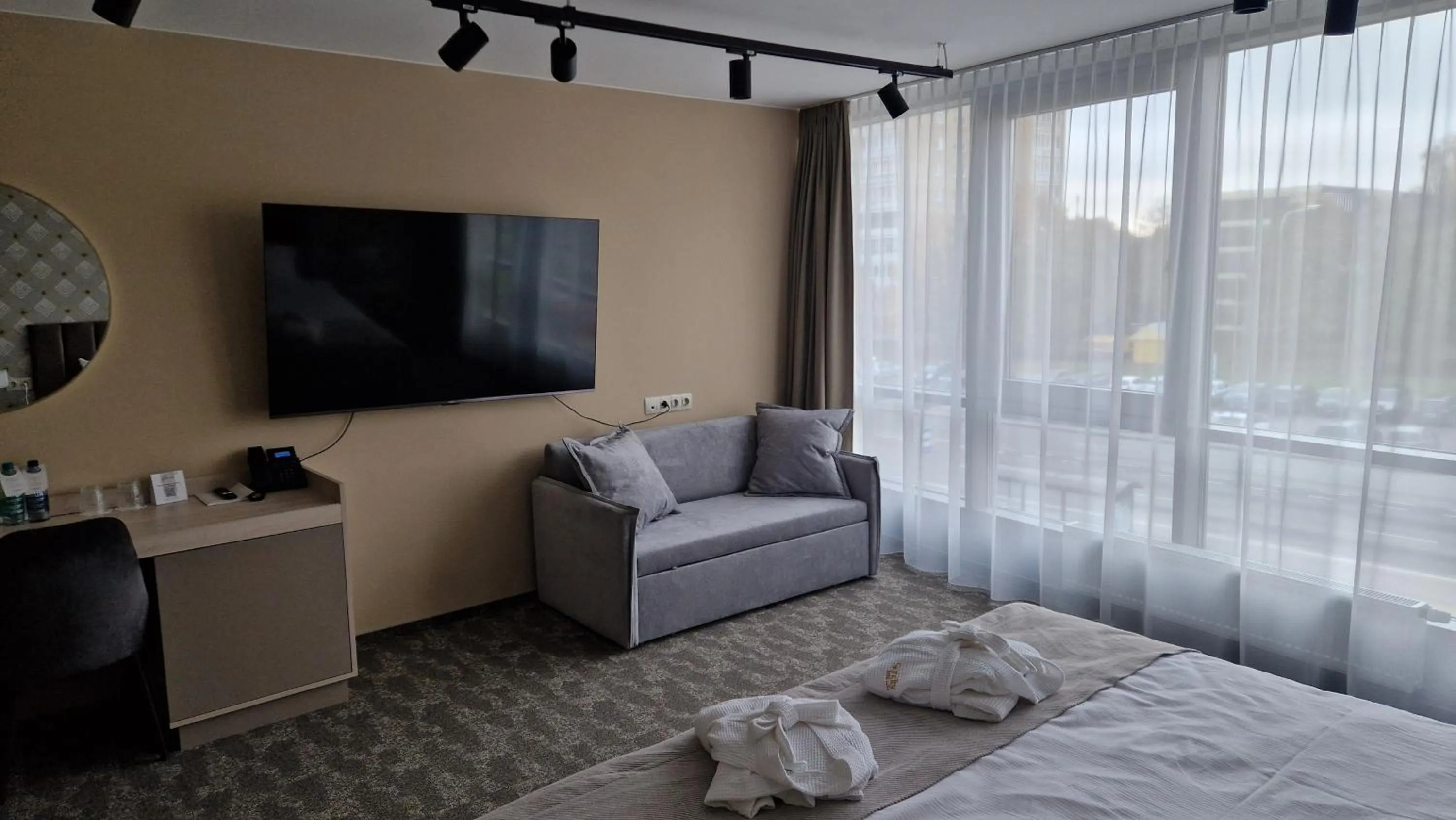 Photo of the whole room, Bed in Suncity Hotel & SPA