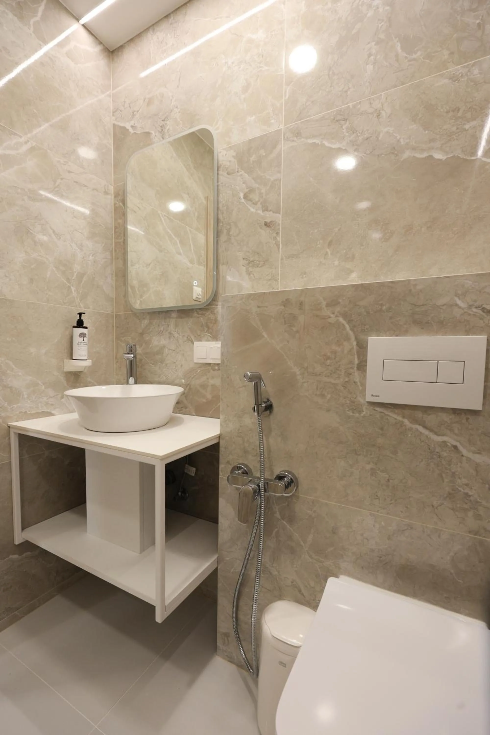 Shower in Suncity Hotel & SPA