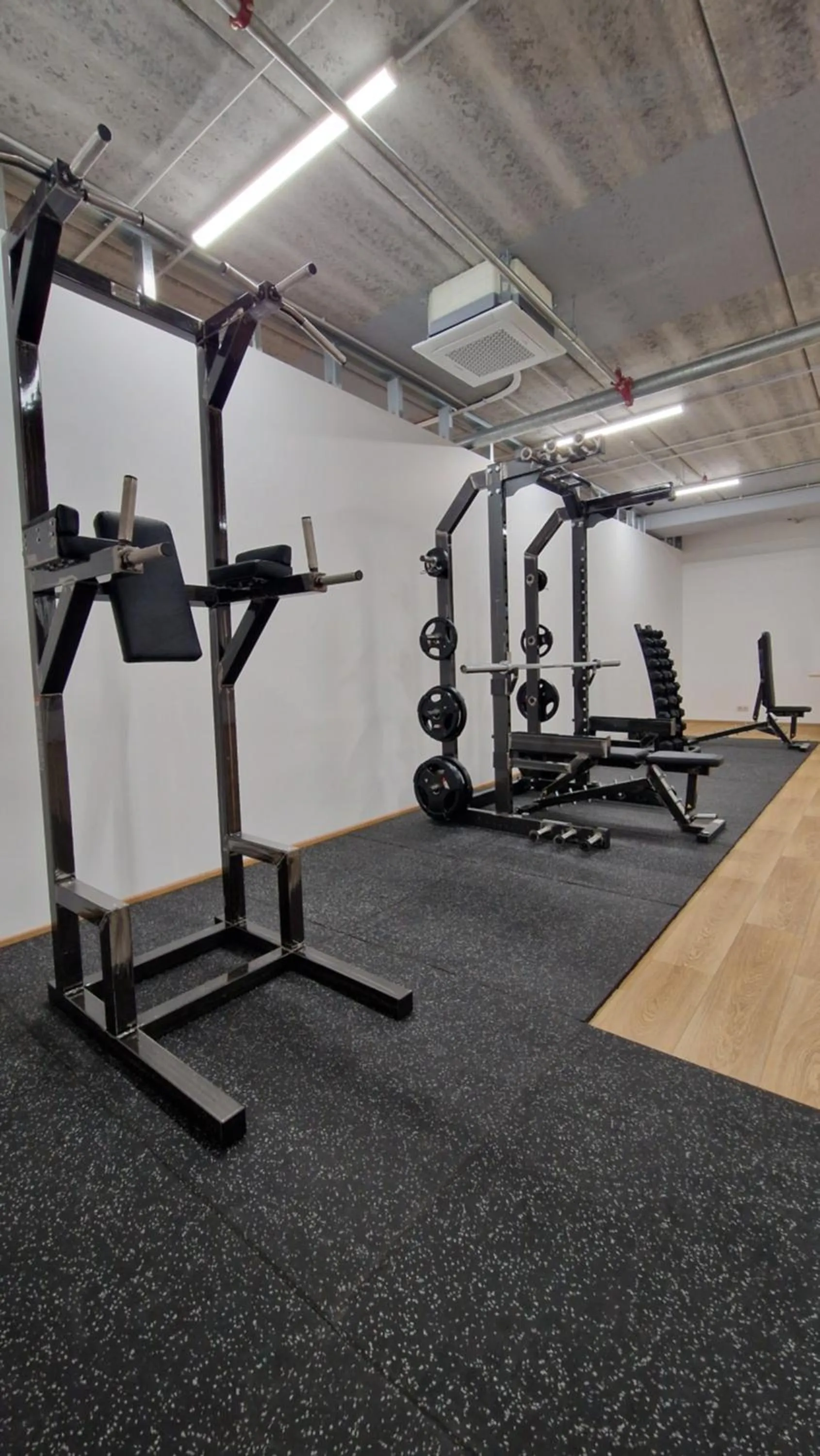 Fitness centre/facilities in Suncity Hotel & SPA