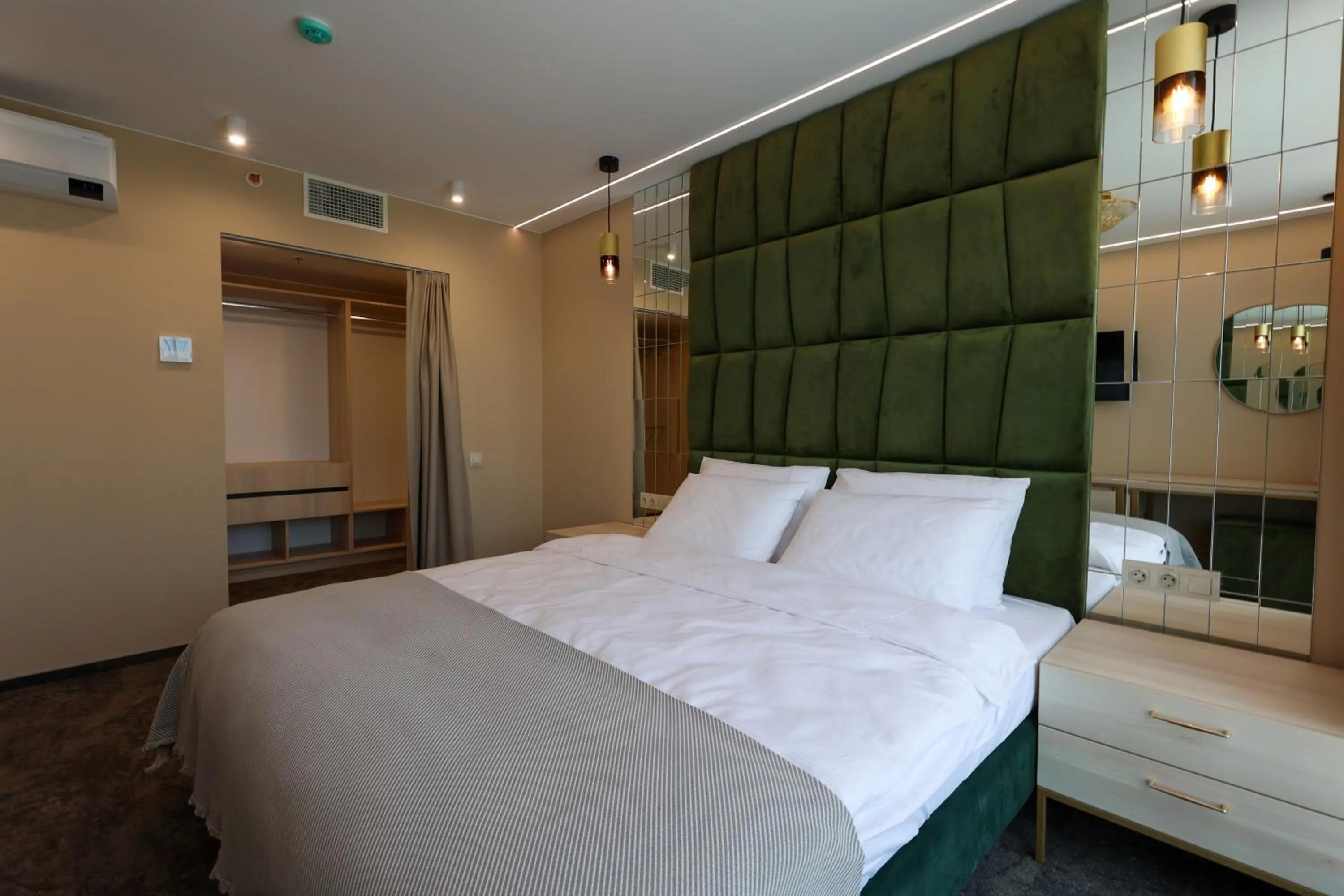 Bed in Suncity Hotel & SPA