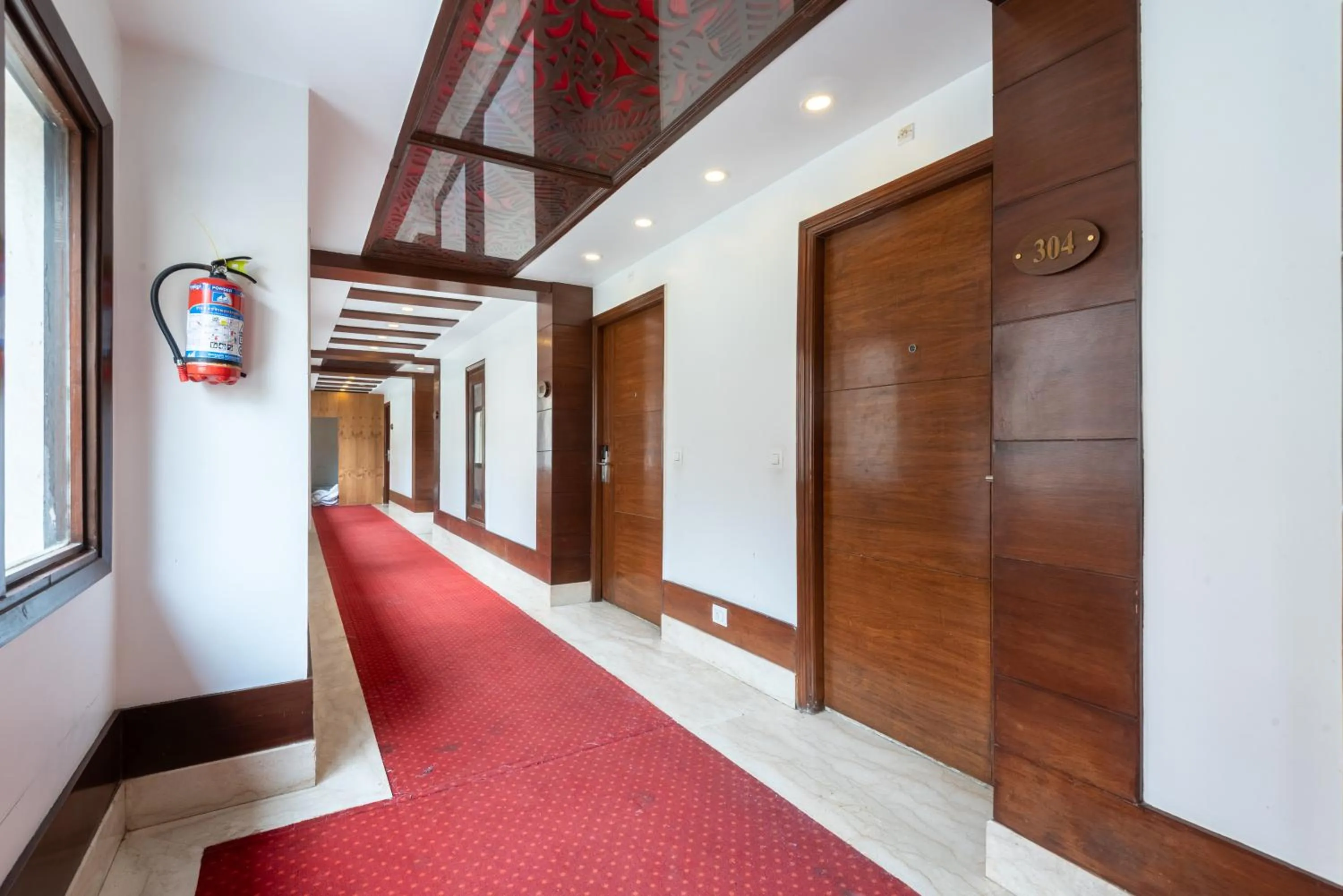 Lawrence Solitaire Resort, Mall road, Mussoorie