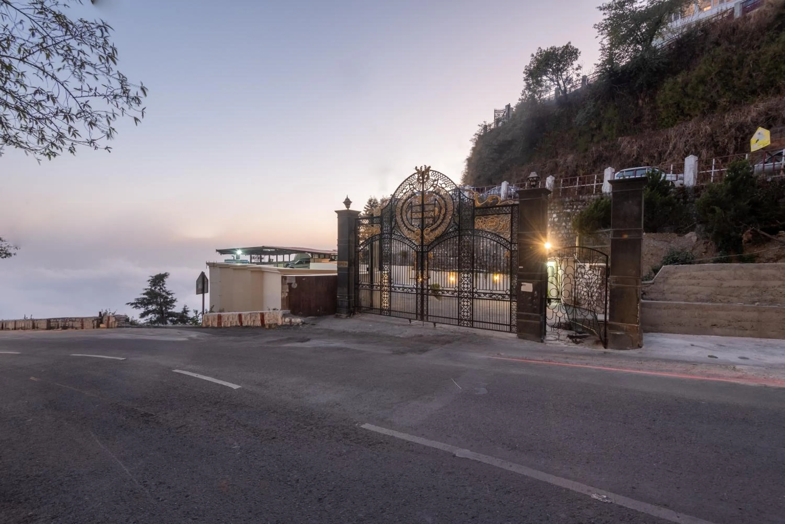 Lawrence Solitaire Resort, Mall road, Mussoorie