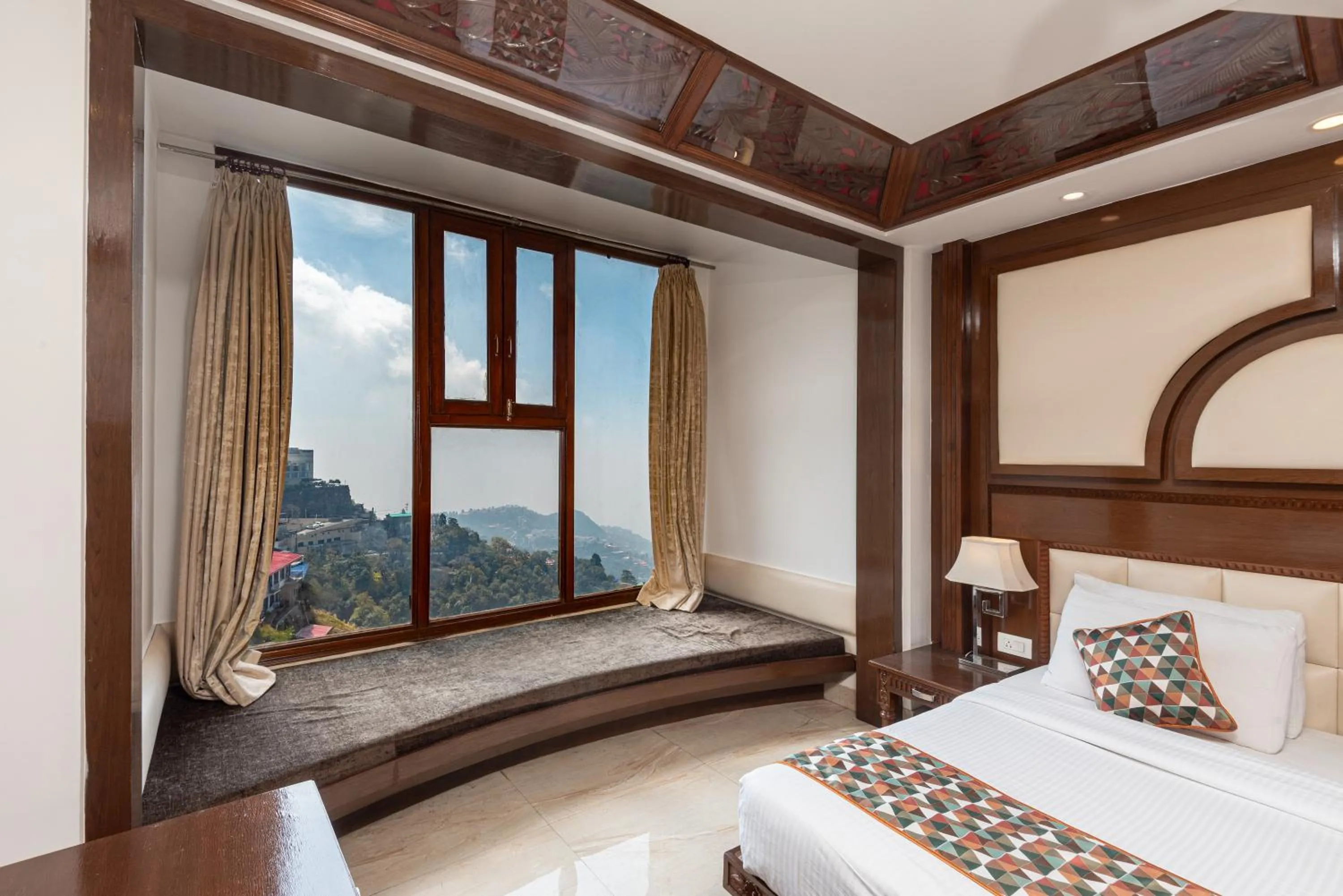 Bed in Lawrence Solitaire Resort, Mall road, Mussoorie