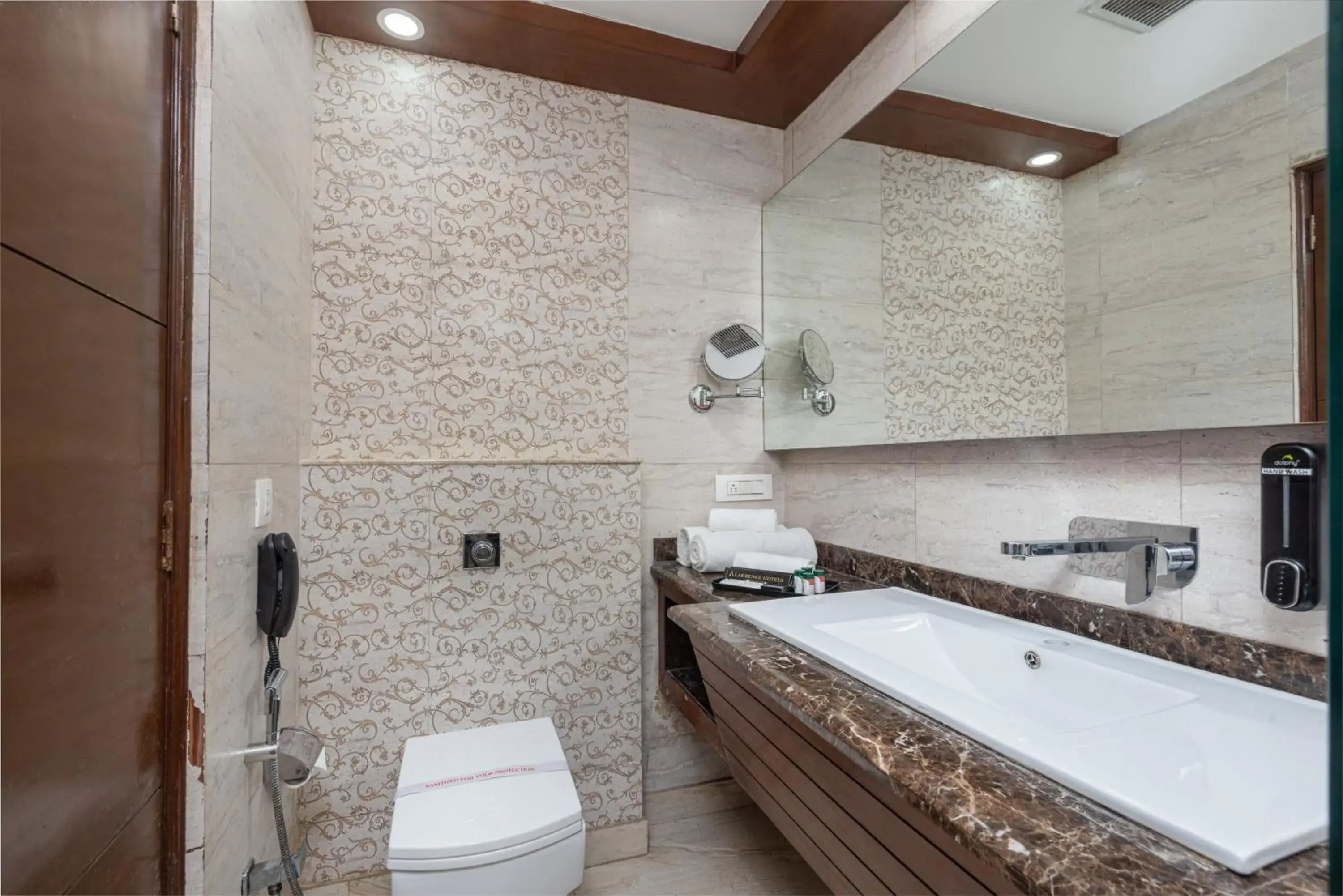 Lawrence Solitaire Resort, Mall road, Mussoorie Lawrence Solitaire Resort, Mall road, Mussoorie