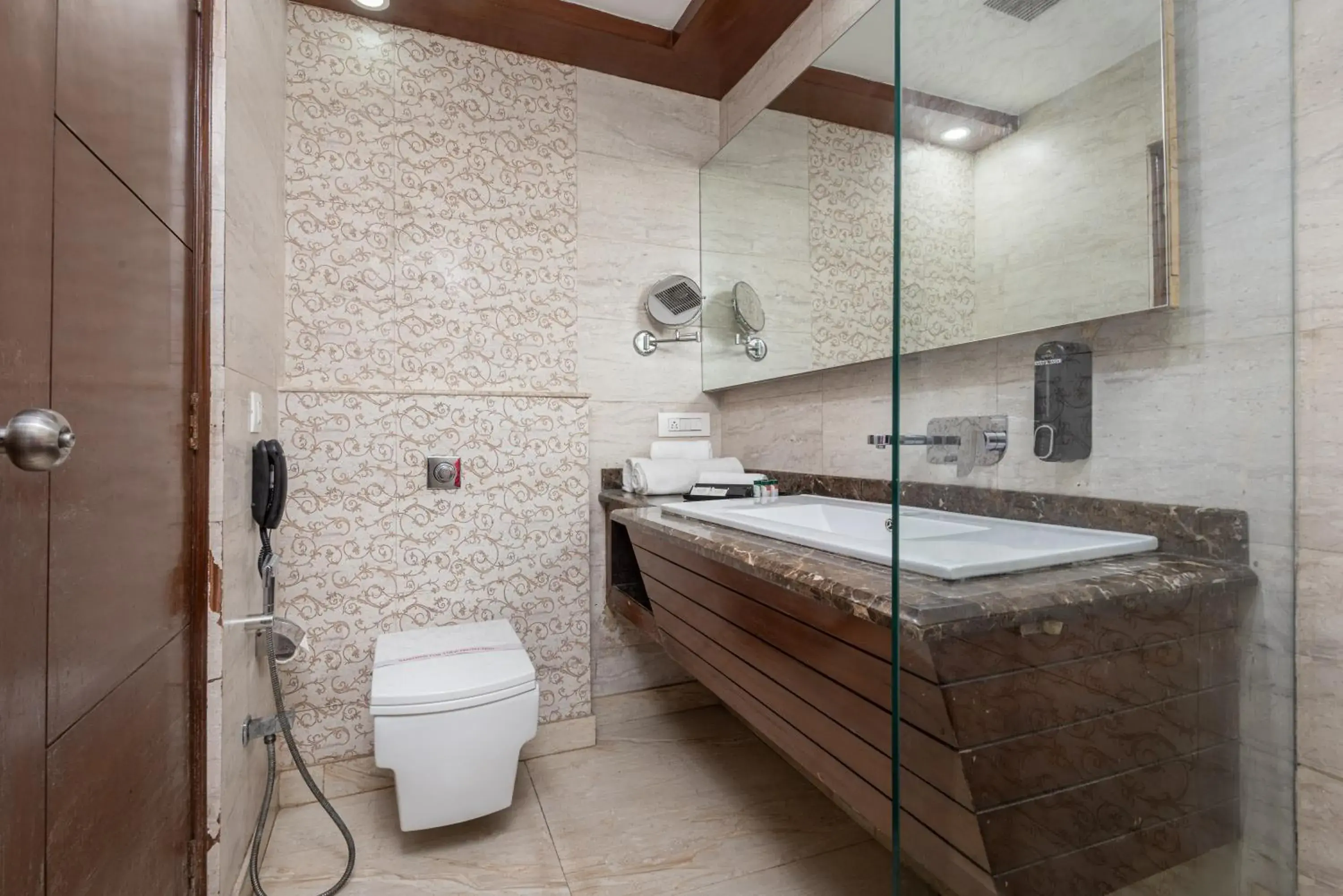 Lawrence Solitaire Resort, Mall road, Mussoorie Lawrence Solitaire Resort, Mall road, Mussoorie