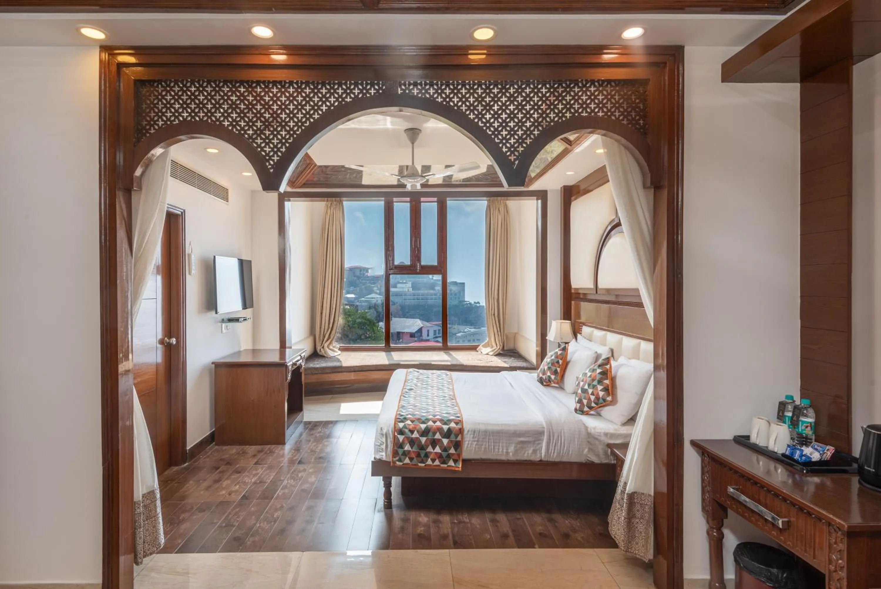 Bed in Lawrence Solitaire Resort, Mall road, Mussoorie