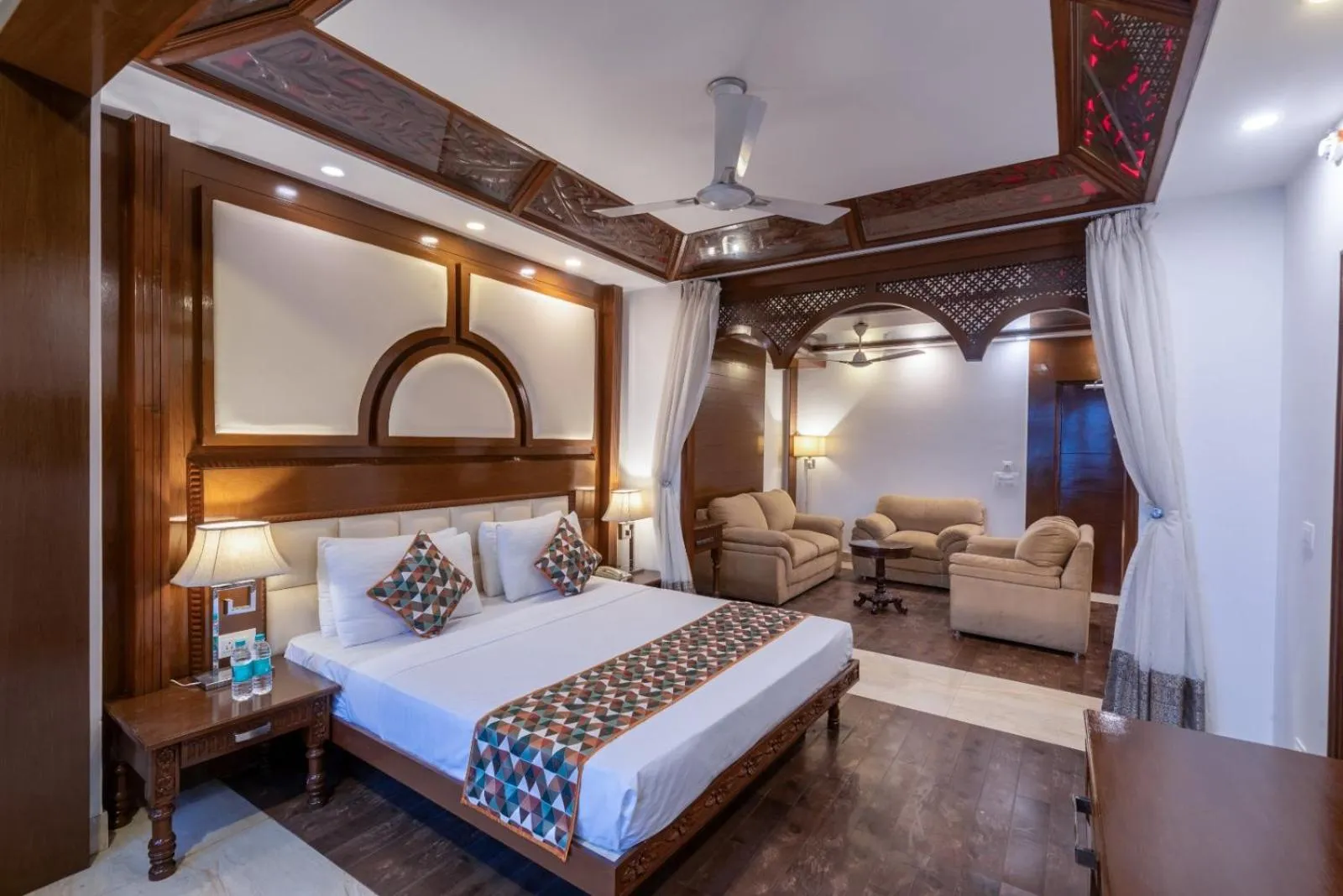 Bed in Lawrence Solitaire Resort, Mall road, Mussoorie
